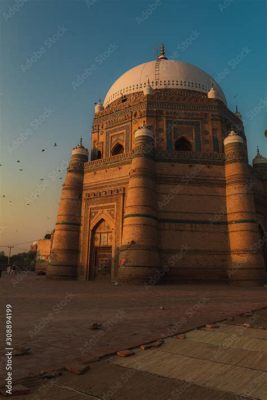  Mausoleum of Rukn-i Alam: A Symphony in Stone and Light!